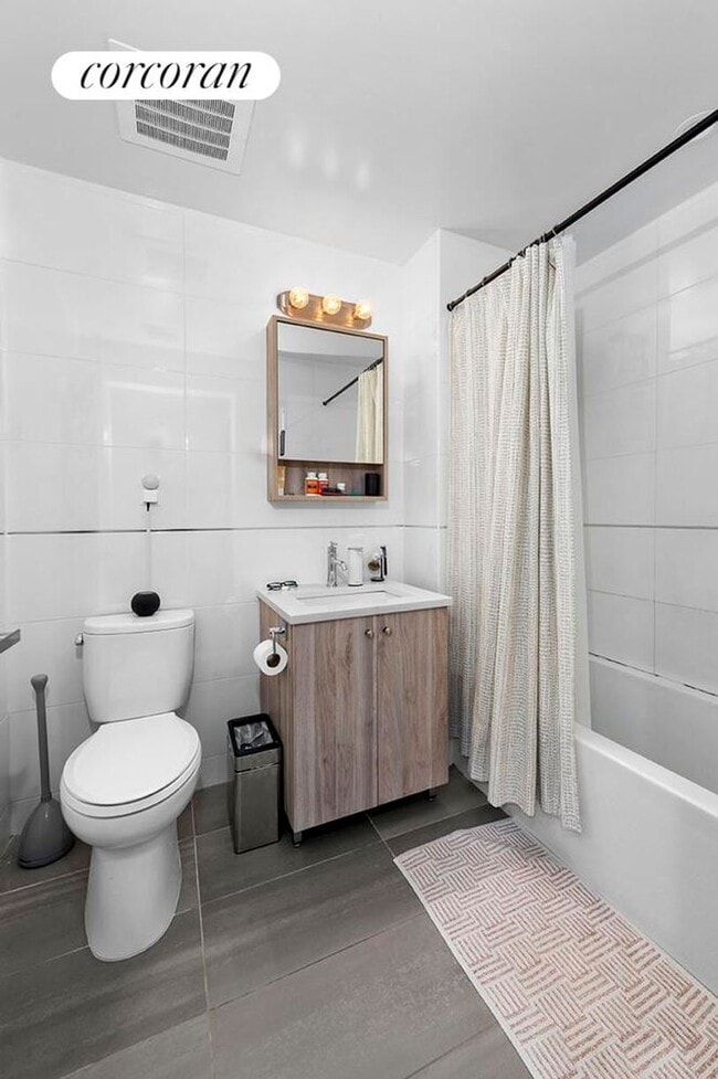 Building Photo - 30-82 Crescent Street 7E