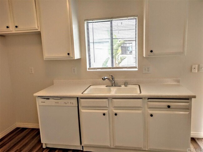Building Photo - 34042 Alcazar Dr