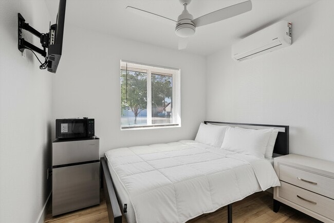 Building Photo - 2956 E Mobile Ln