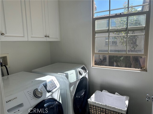 Building Photo - 50 Full Moon