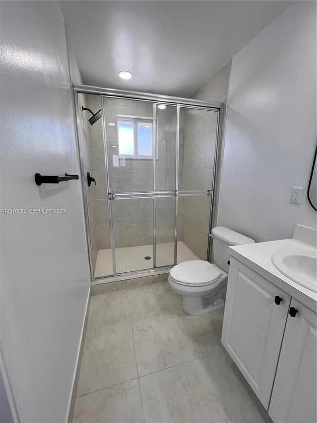 Building Photo - 3102 Coral Ridge Dr