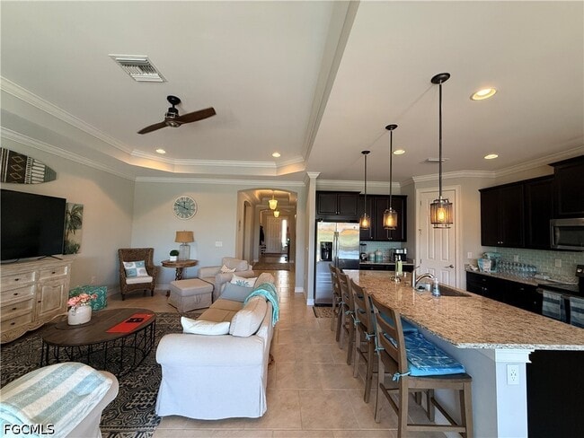 Building Photo - 3920 King Edwards St