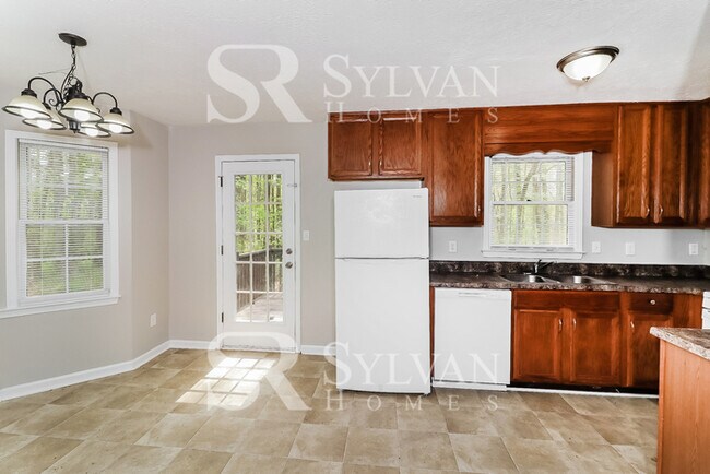 Building Photo - Enjoy living the good life in this 3 bedroom, 2 bathroom home