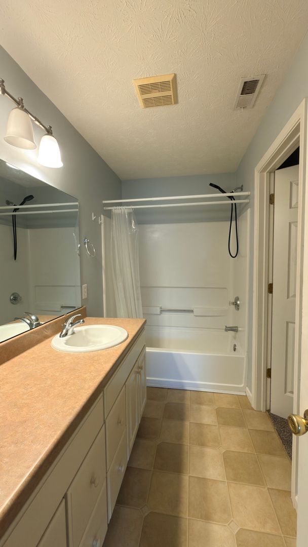 Building Photo - 3221 Kildaire Dr