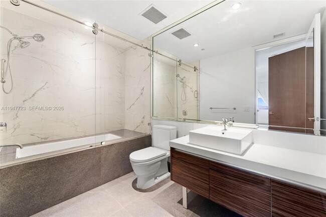 Building Photo - 1100 Biscayne Blvd