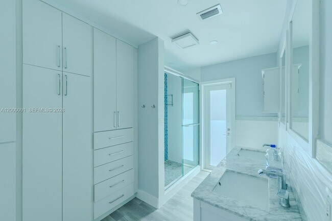 Building Photo - 5012 Grant St