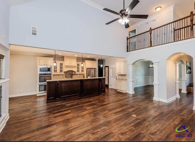 Building Photo - 111 S Carmenville Dr