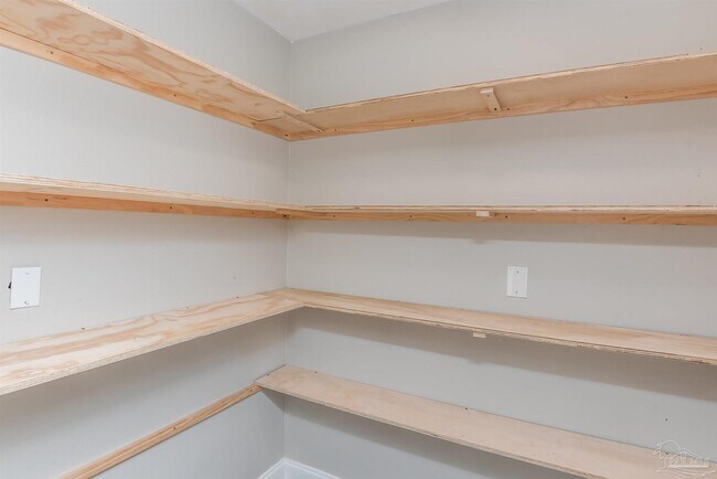 Building Photo - 8238 Li Fair Dr