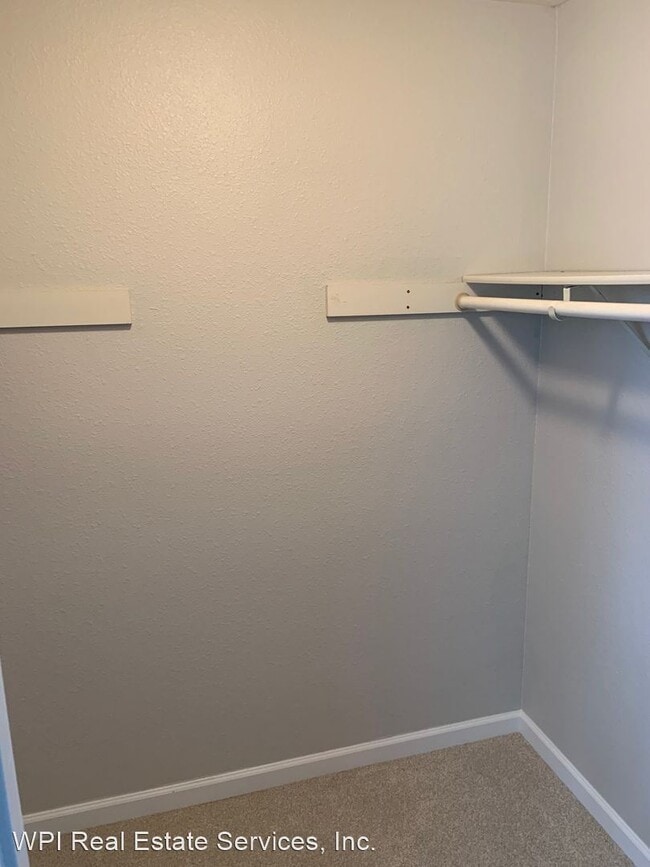 Building Photo - 1 br, 1 bath House - 12515 NE 132nd CT, #A203