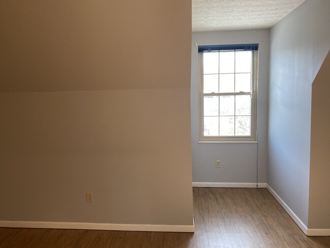 Master bedroom - 2008 Countryhill Ln