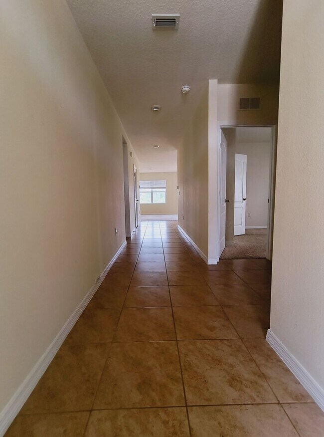 Building Photo - 1065 Cambridge Dr