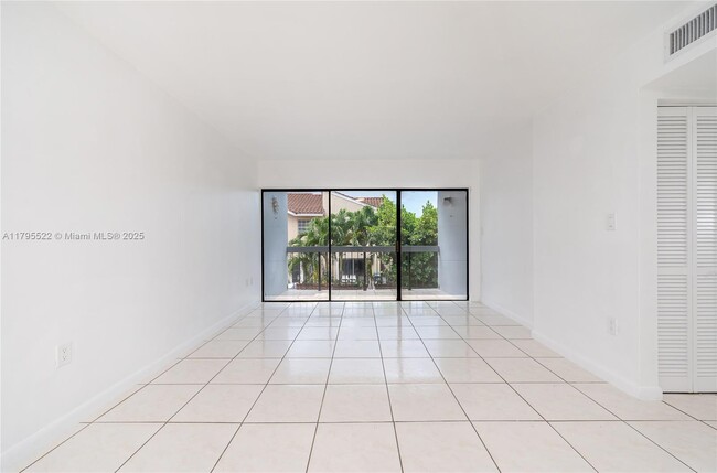 Building Photo - 13870 SW 62nd St