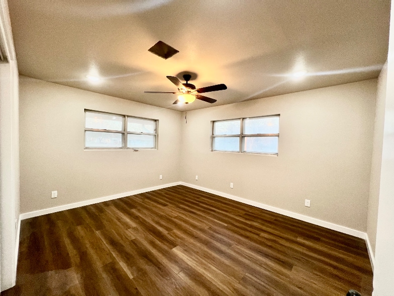 Building Photo - 506 Mary St