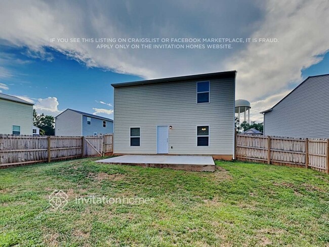 Building Photo - 903 Mathis Ave