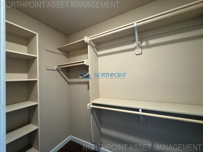 Building Photo - Move-In Ready KC Home | Open Layout, Large...