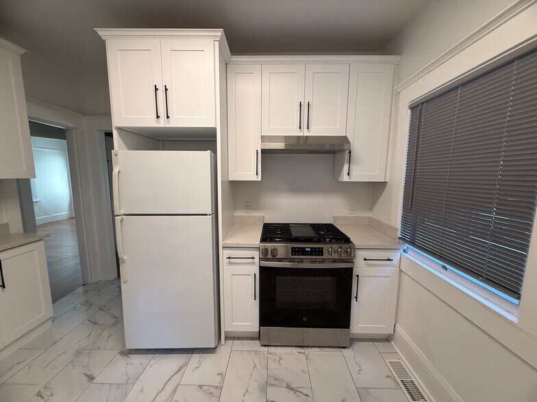 Building Photo - 28 Croxton Ave