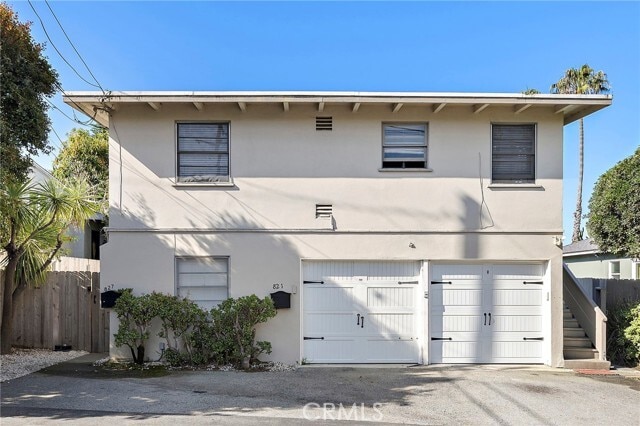 Building Photo - 827 Catalina St