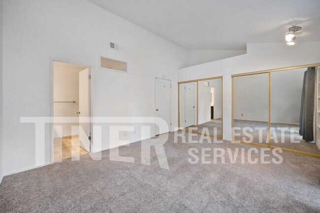 Building Photo - 9118 Madison Green Ln