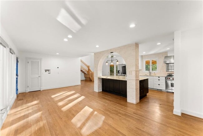 Building Photo - 1495 Spalding Dr