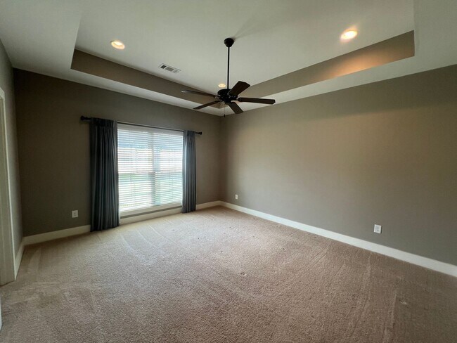 Building Photo - Beautiful Brick Home in Mimms Trail