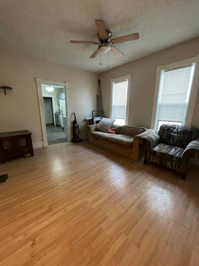 Building Photo - 935 Prospect Ave NE