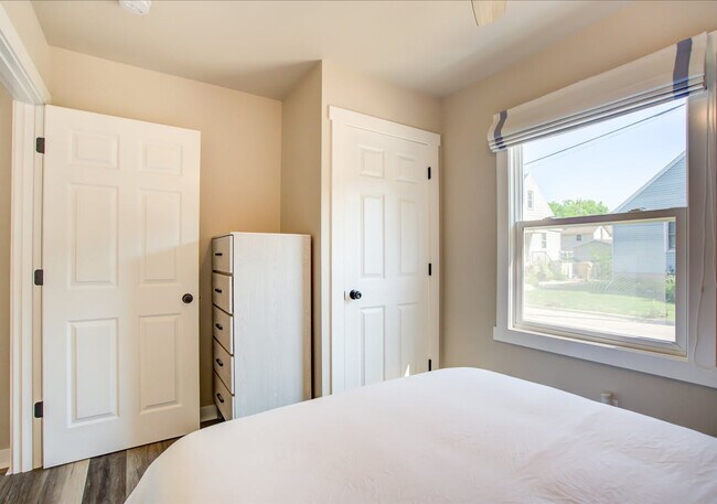 Building Photo - 156 Rodney Ct