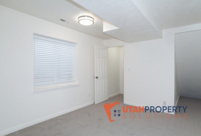 Building Photo - 7708 N Wyatt Earp Ave