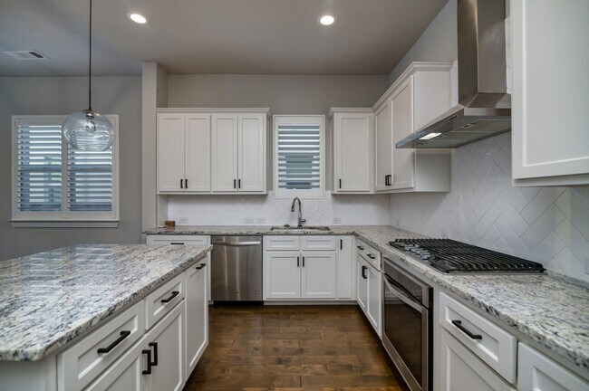 Building Photo - GORGEOUS 3 BEDROOM TOWNHOUSE LOCATED IN FORT WORTH!