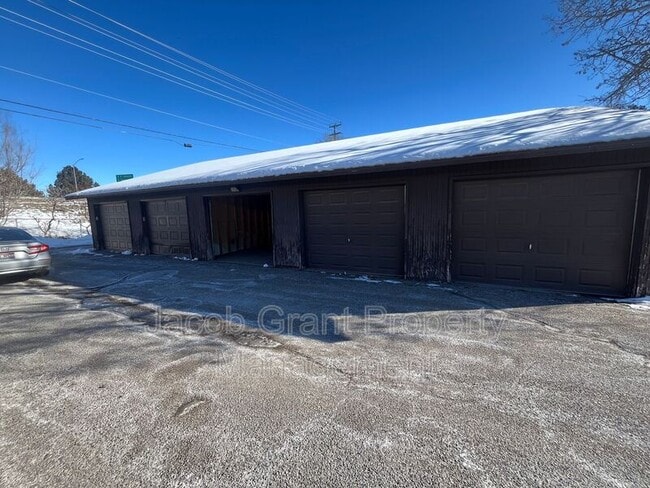 Building Photo - 1430 Vega Cir