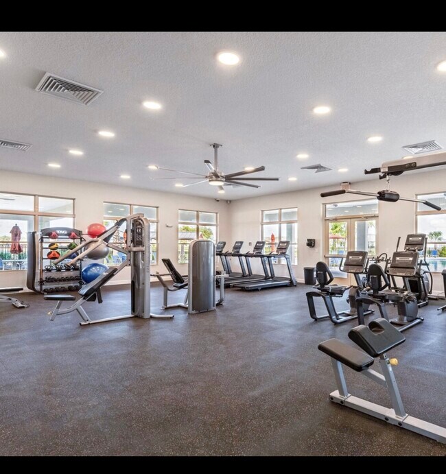Building Photo - 1785 Southfork Dr