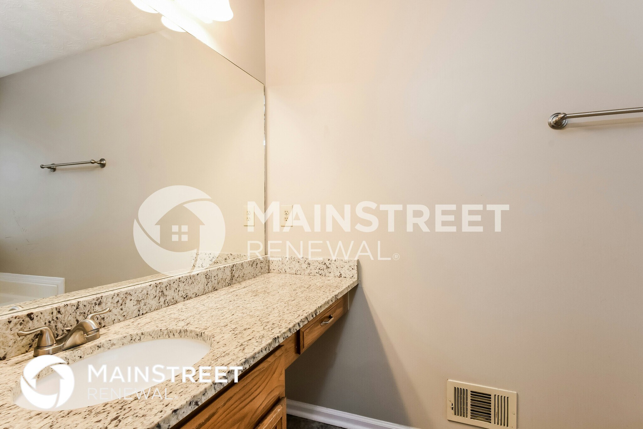 Building Photo - 475 Robin Hood Dr