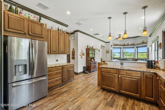 Building Photo - 6725 S Tropical Trail