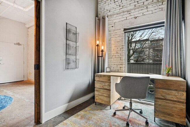 Building Photo - 659 Auburn Ave NE