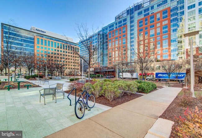 Building Photo - 12000 Market St