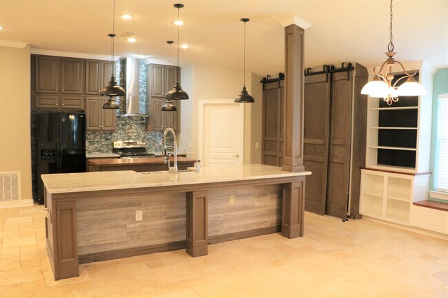 Building Photo - 6420 Old Harbor Ct