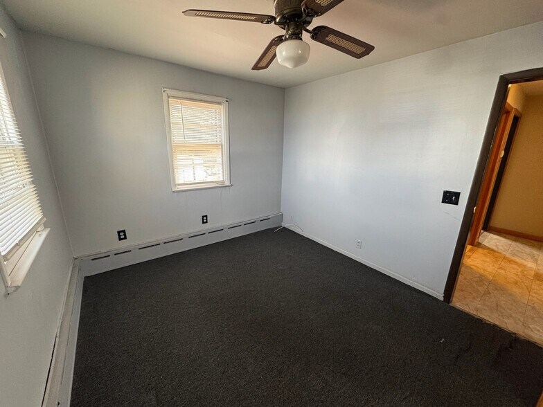 Building Photo - 1424 Saint Georges Ave
