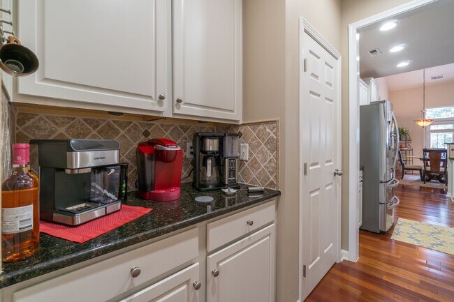 Building Photo - Luxury Golf Course Town Home with Master Suite on Main Level