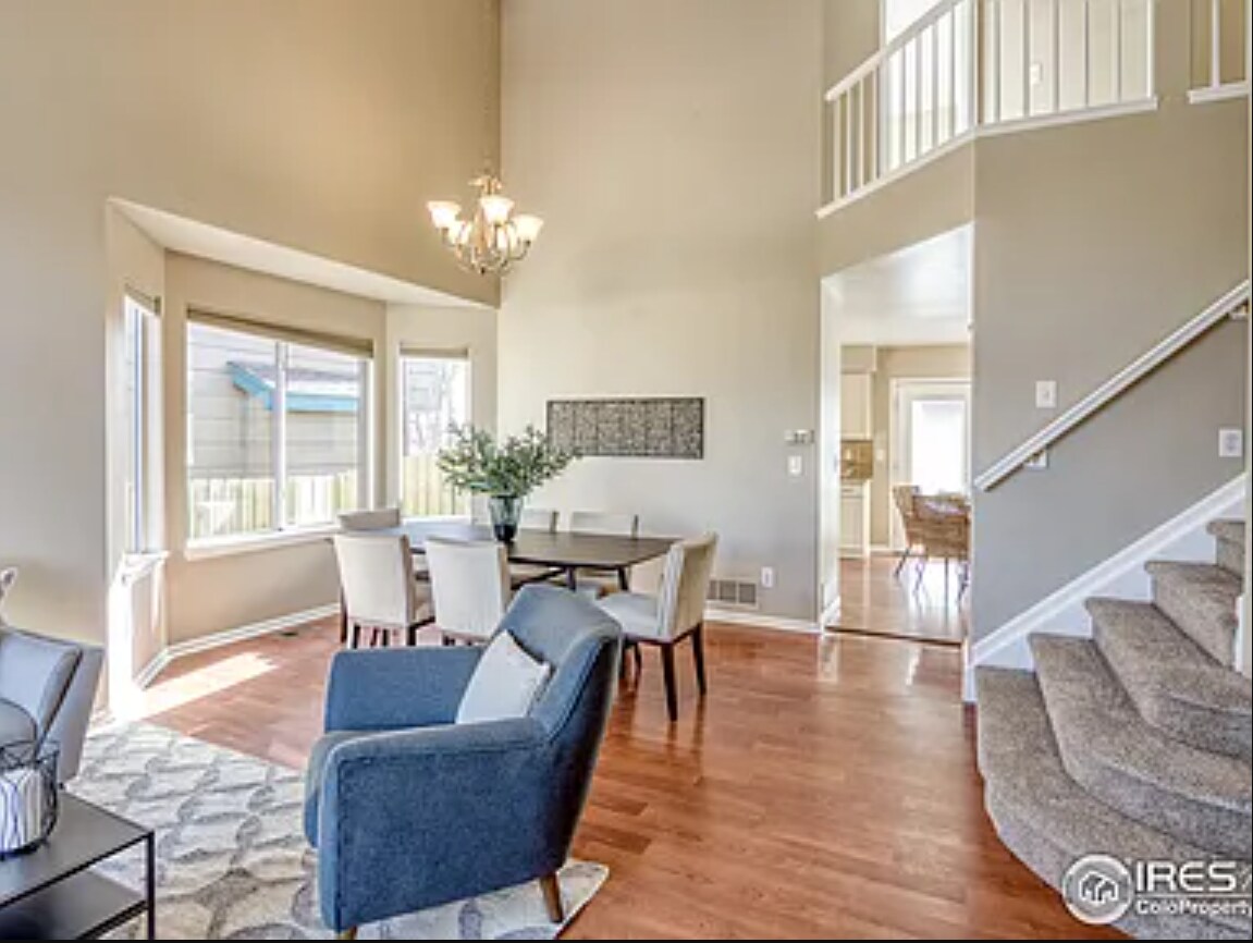 Building Photo - 1364 E Weldona Way