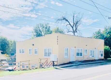 Primary Photo - 9801 E Kentucky Rd