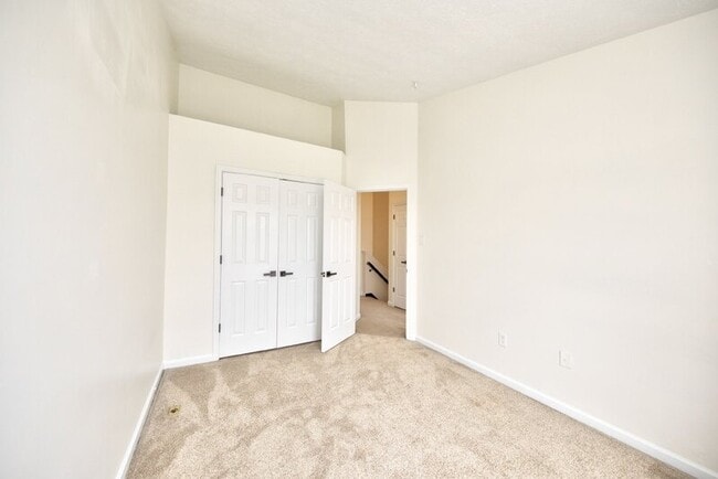 Building Photo - 130 Spencer Cir