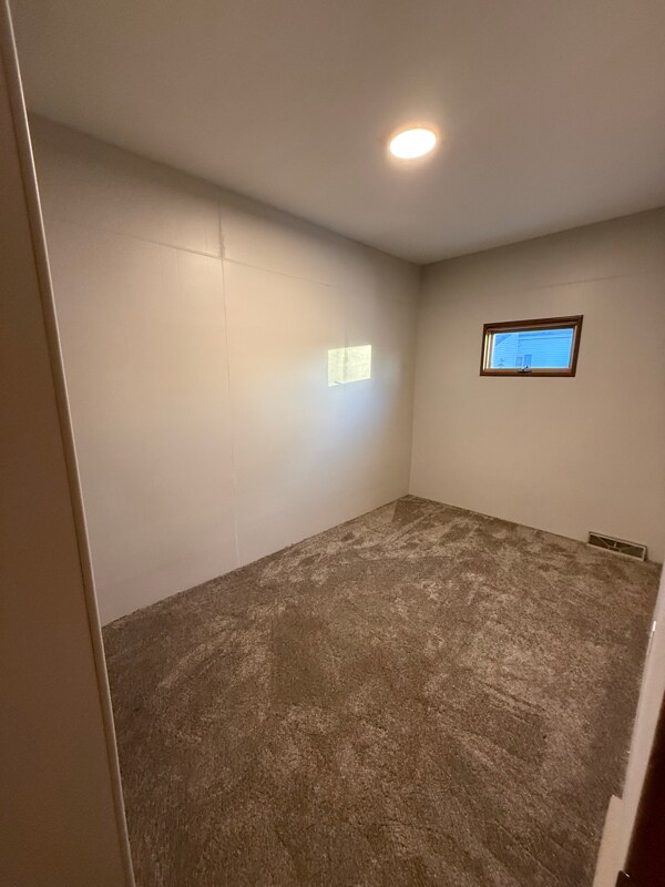 Building Photo - 710 W 8th St