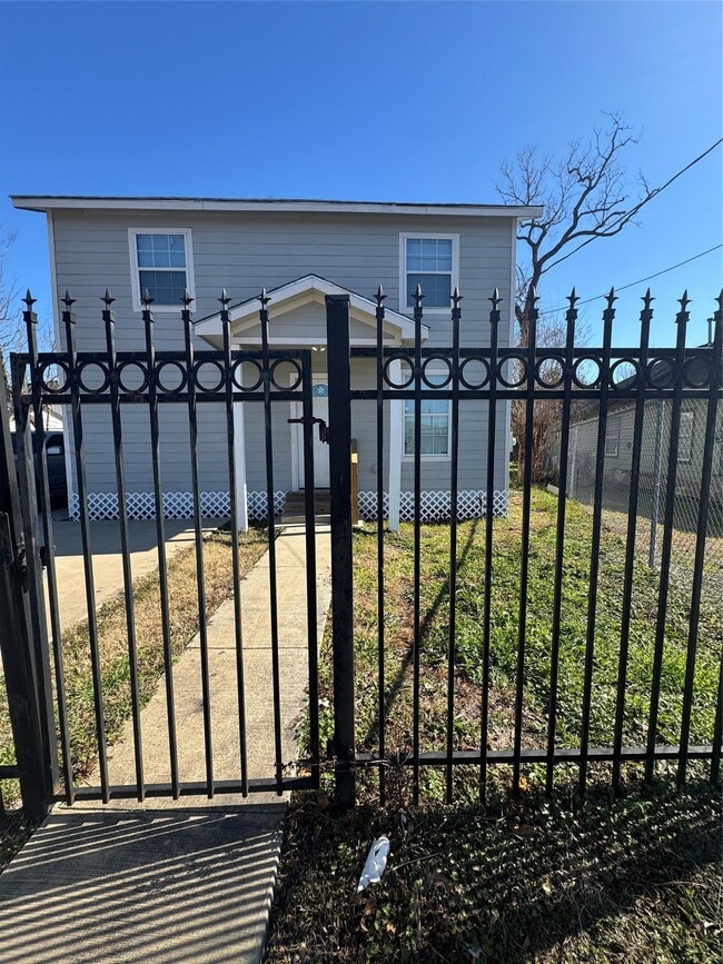 Building Photo - 8502 N Main St