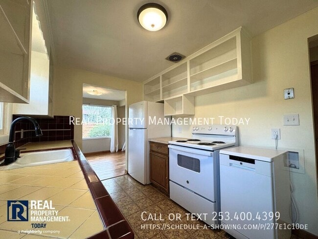 Building Photo - 2344 N Winnifred St