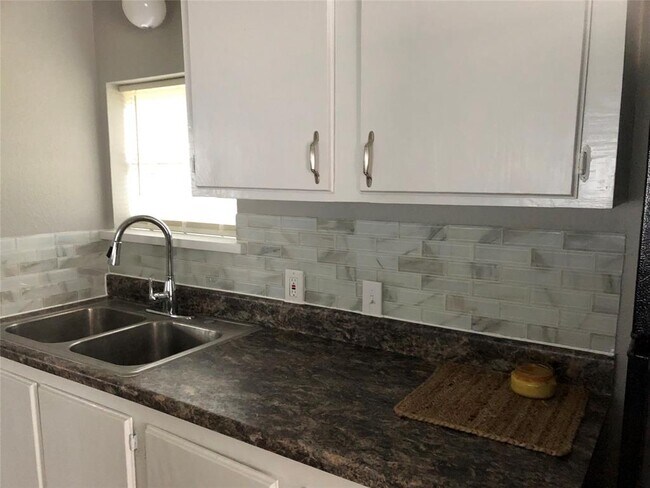Building Photo - 27327 Peach Creek Dr