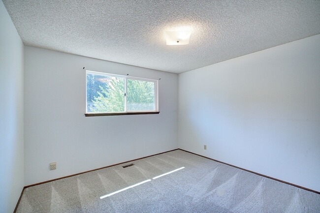 Building Photo - 5bd/3ba Edmonds House