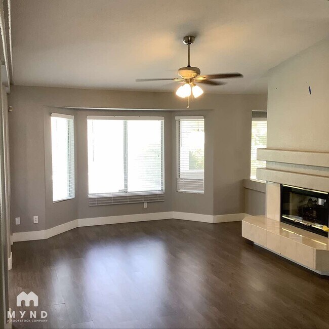 Building Photo - 9054 Claretta Dr
