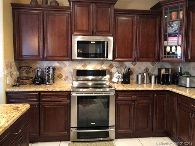 Building Photo - 1379 NW 166th Ave