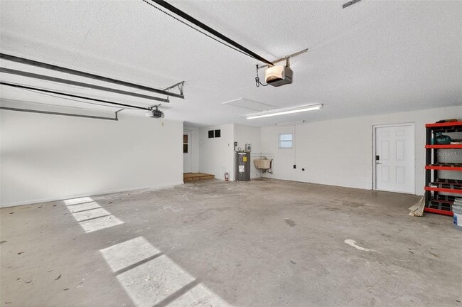 Building Photo - 423 E 10th Ave