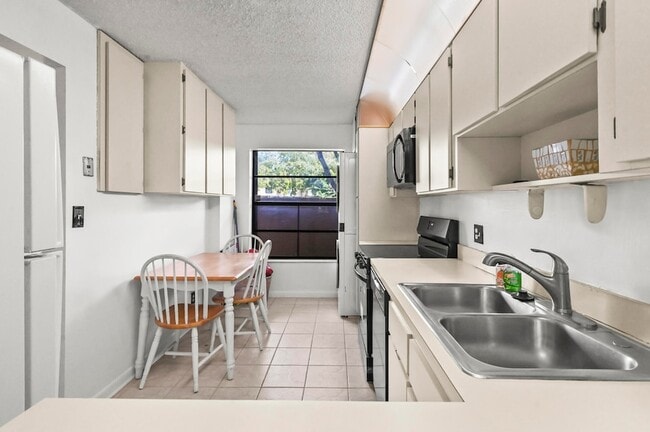 Building Photo - 1464 NW 97th Terrace