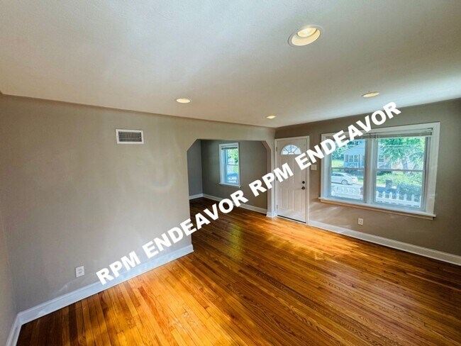 Building Photo - Modern Charm in University City: Your Ideal Rental Awaits!